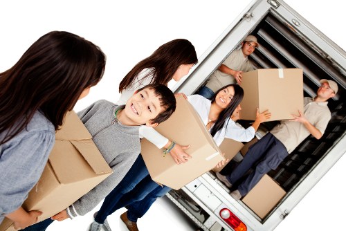 Removal van service for local moves in Osidge