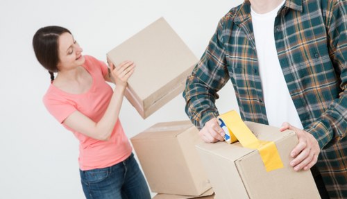Removal truck hire for local home moves in Osidge