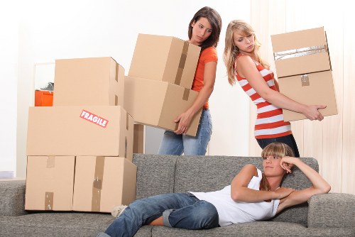 Load-based van quote for furniture and boxes in Osidge